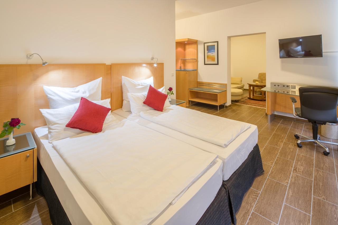 Taba Hotel Kellinghusen Eksteriør billede